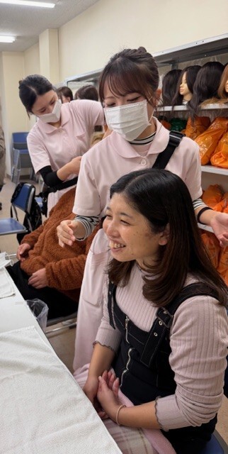 ネイル施術の様子